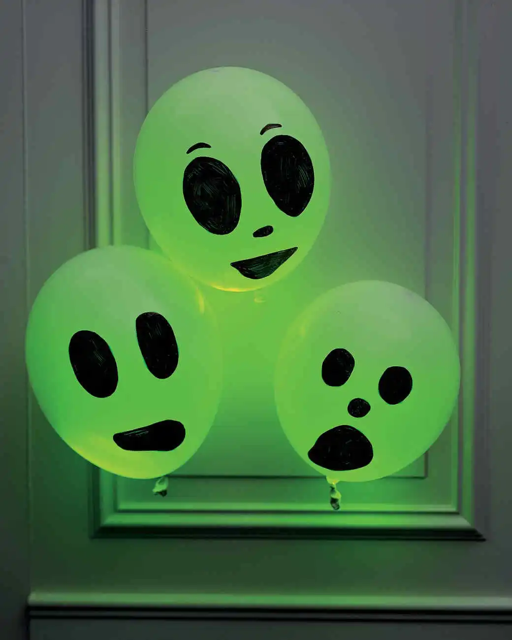 Glow in dark ballons ghost for halloween