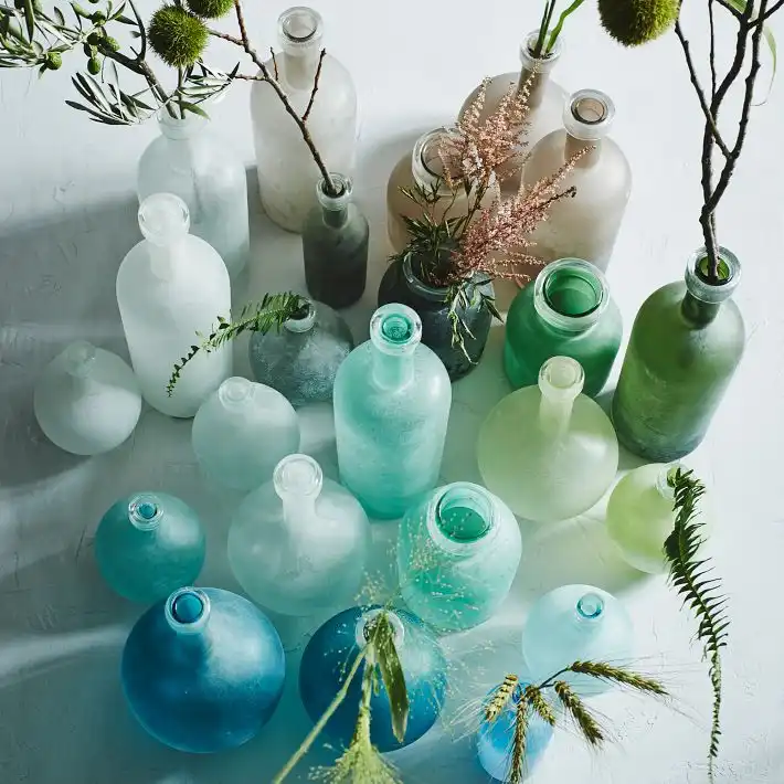 Gradient bud vase