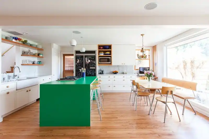 Green kitchen island decor