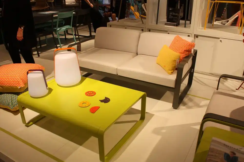 Green lime coffee table for outdoor