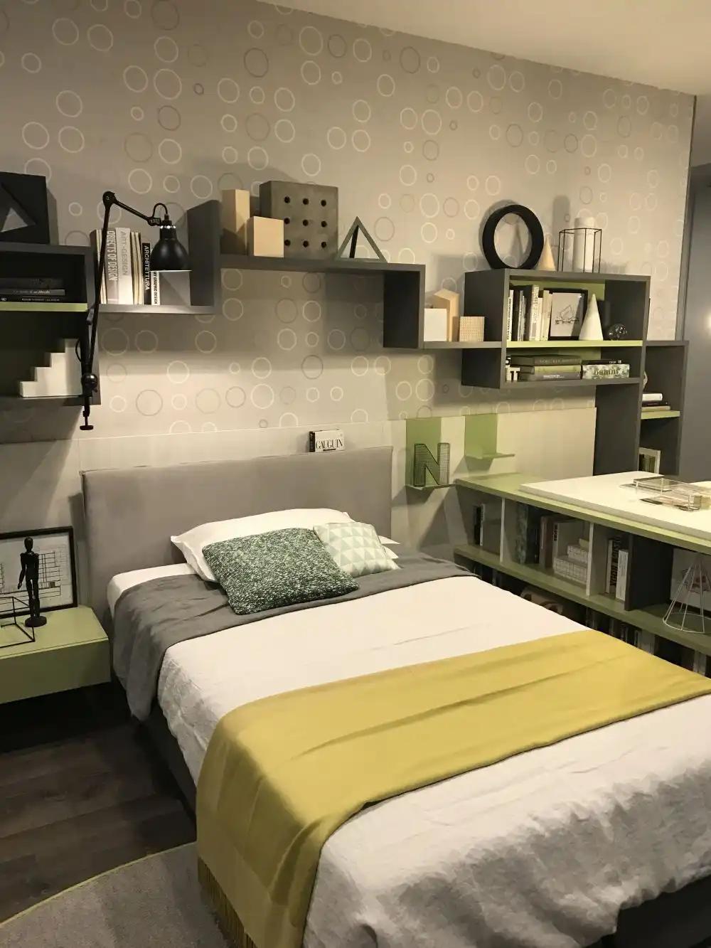 For example, a desk can double as a bookcase or as a storage module as well as a divider
