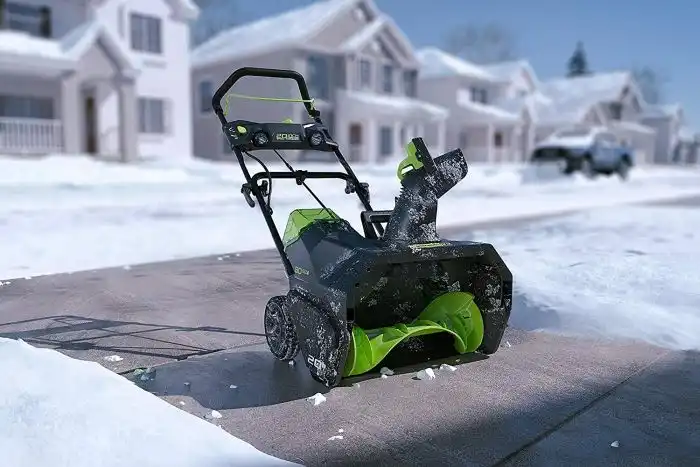 GreenWorks 2600402 Pro 80V 20-Inch Cordless Snow Thrower