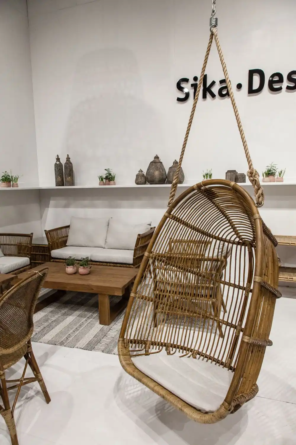 Hanging egg chair By Nanna Jørgen Ditzel