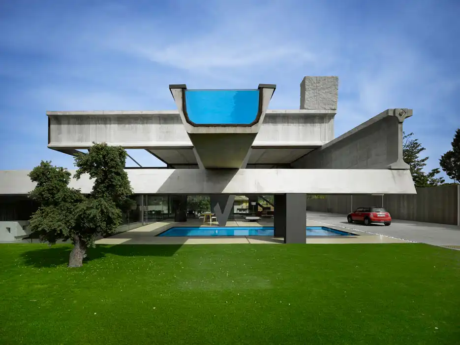 Hemeroscopium House Concrete Deesign Green Grass