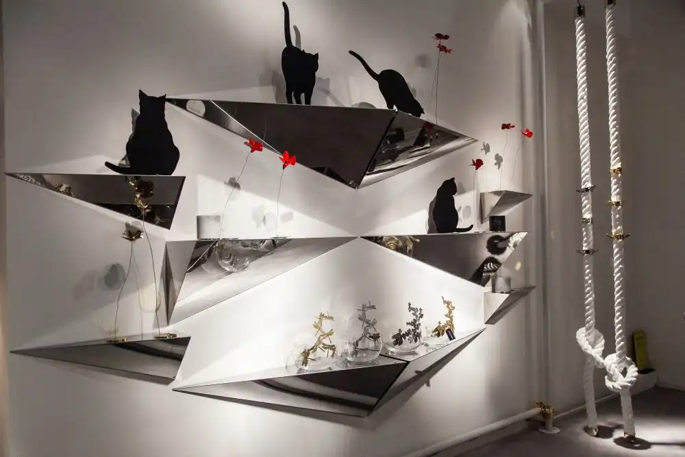 Henri IIII Shelving wall decor