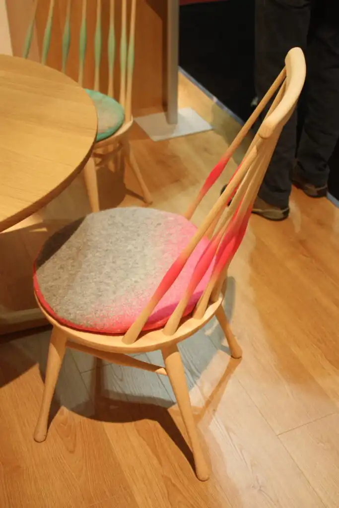 How to Use Colored Paint to Create the Ombre Effect in Your Home
