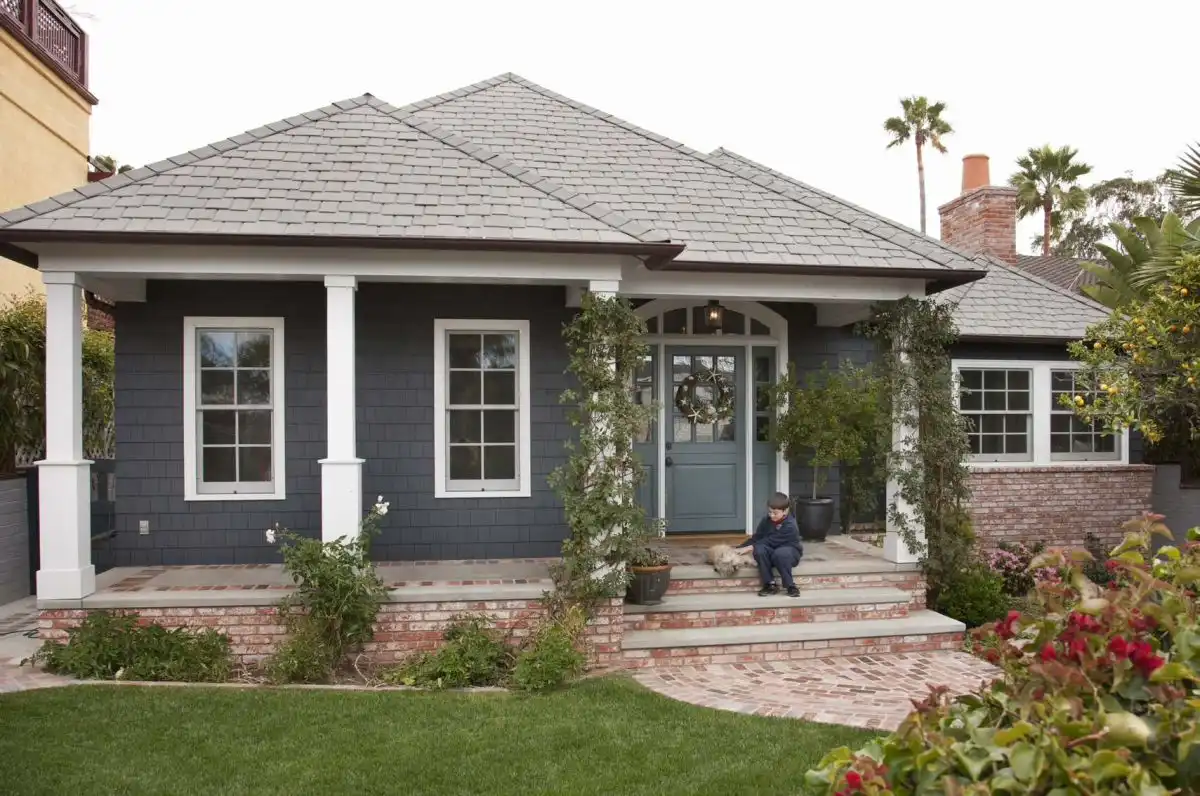 Hip and Valley Roof on Traditional One-Story