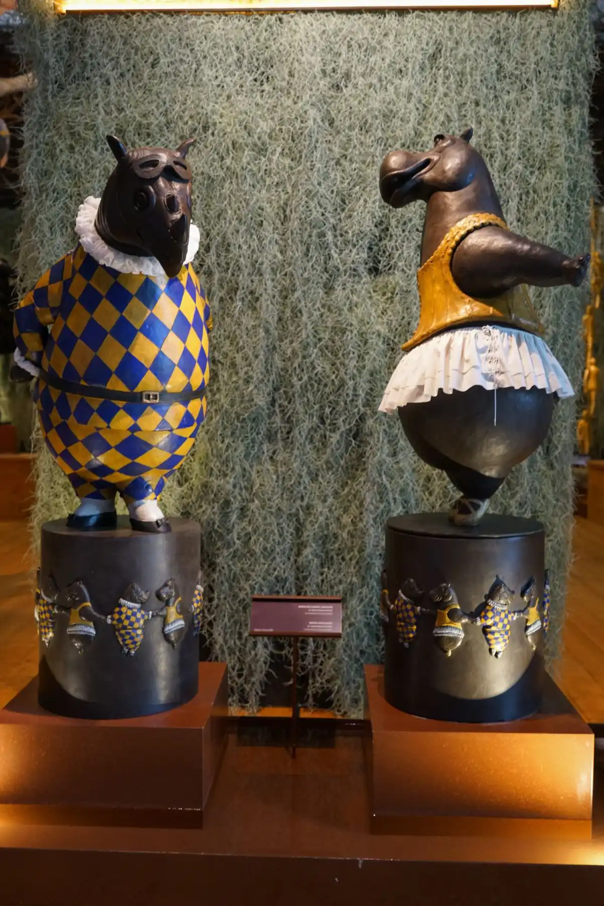 Hippo pair sculptures