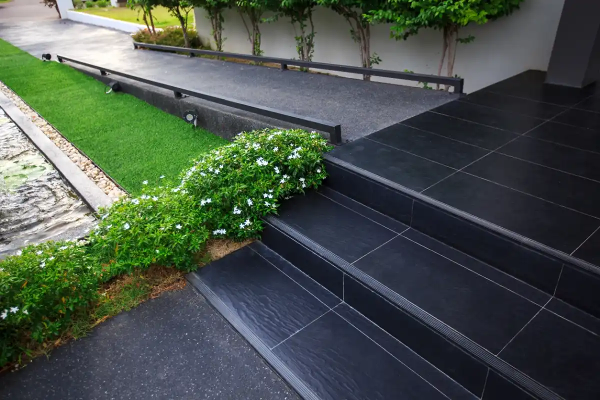 Home entryway ramp