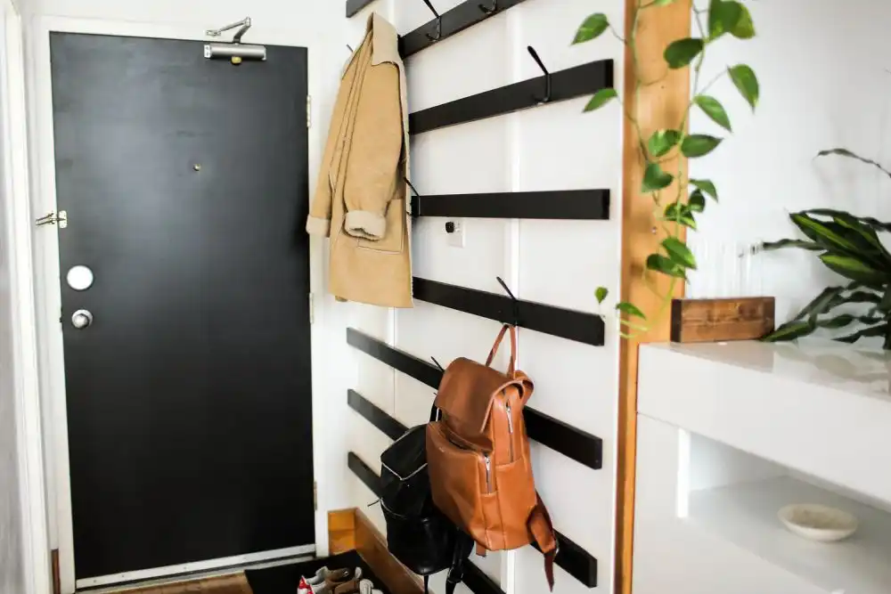 Horizontal wall coat rack