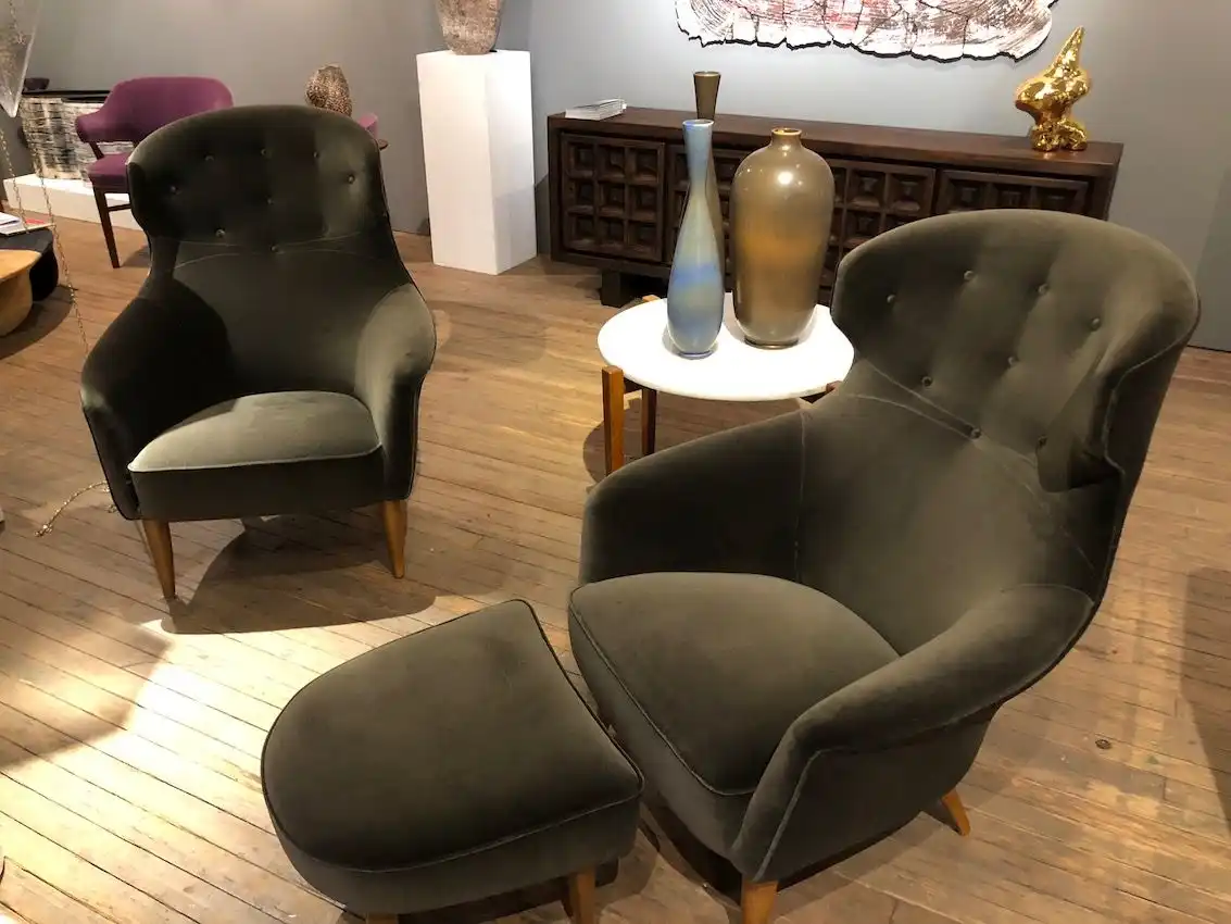 The slight winged flair on these chairs is very attractive.
