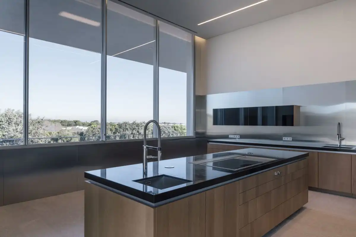 House in Pozuelo white - Carlos de Riaño Lozano -kitchen