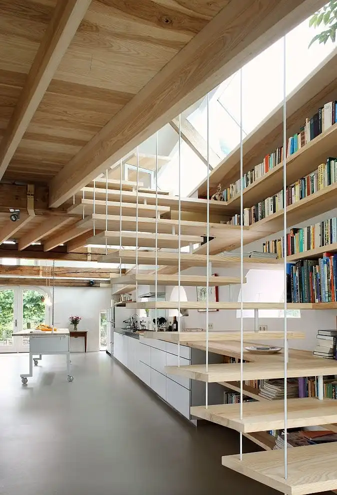 House-maxwan-architects-staircase-home-library