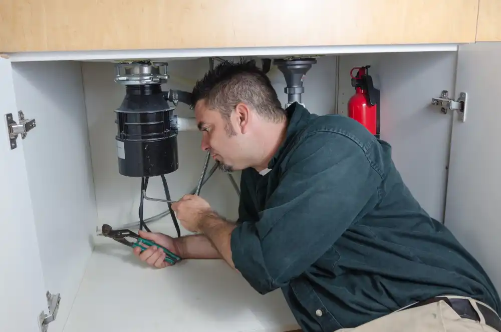 L'élimination des déchets ne fonctionne pas : découvrez comment y remédier sans appeler un plombier 2 How To Repair A Broken Garbage Disposal