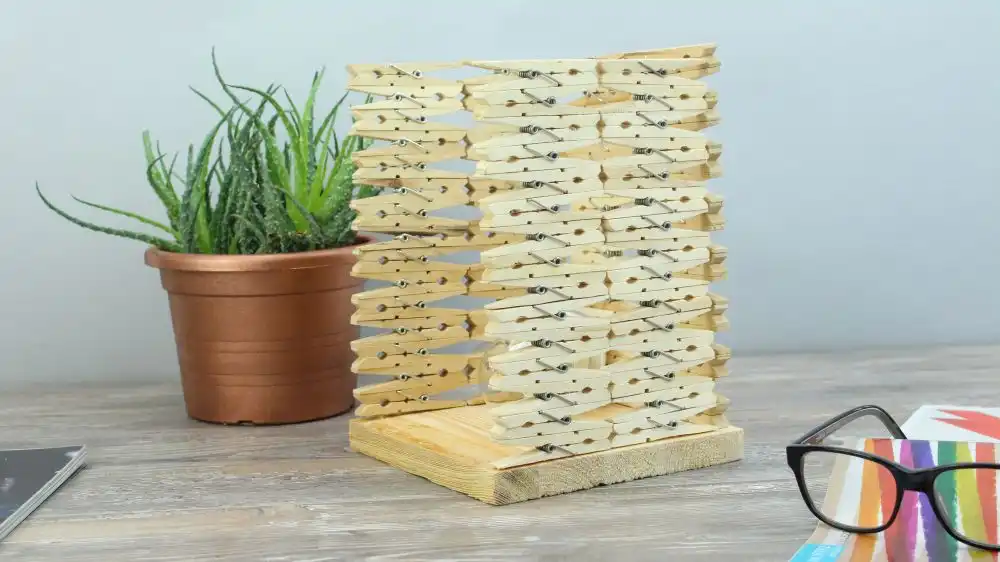 How To Make A Clothespins Lamp