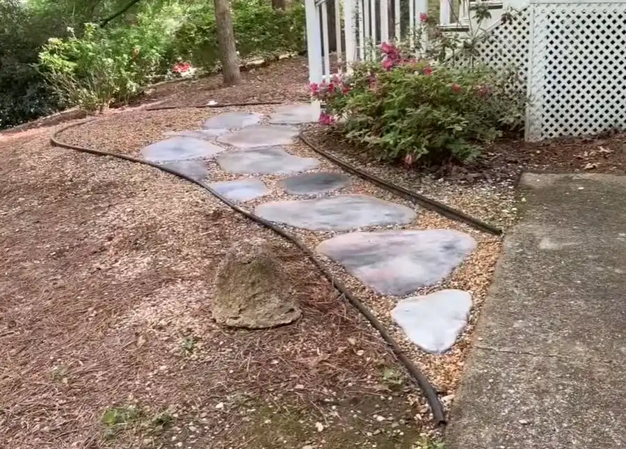 How To Make Stepping Stones With Concrete That Look Natural