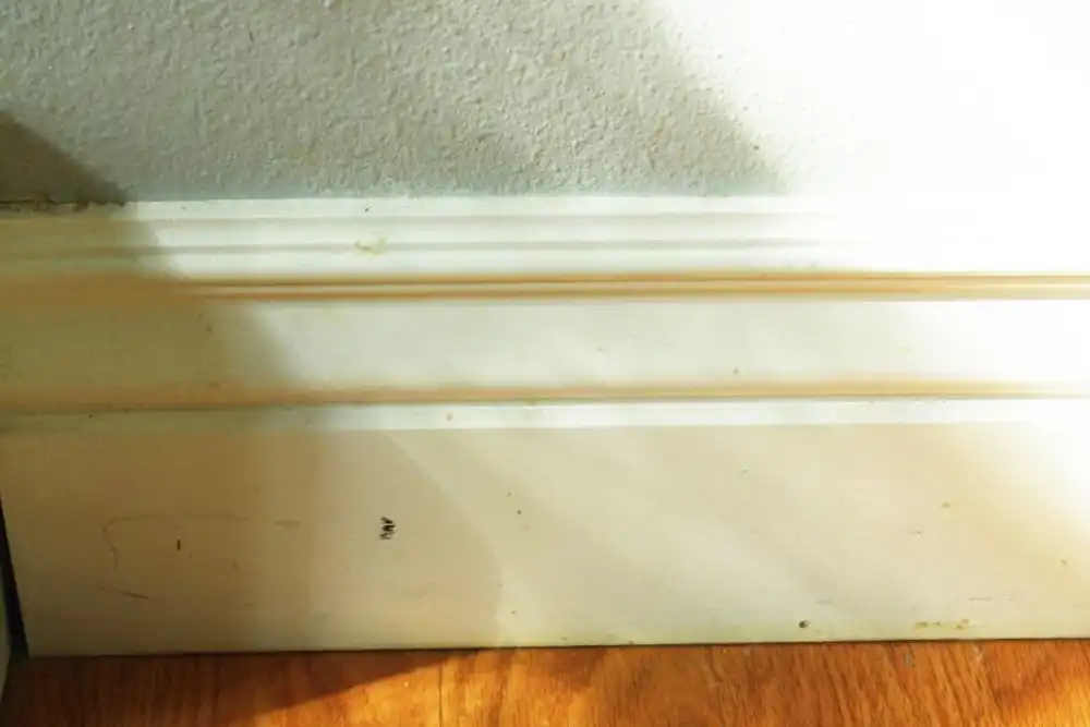 How to Clean Baseboards