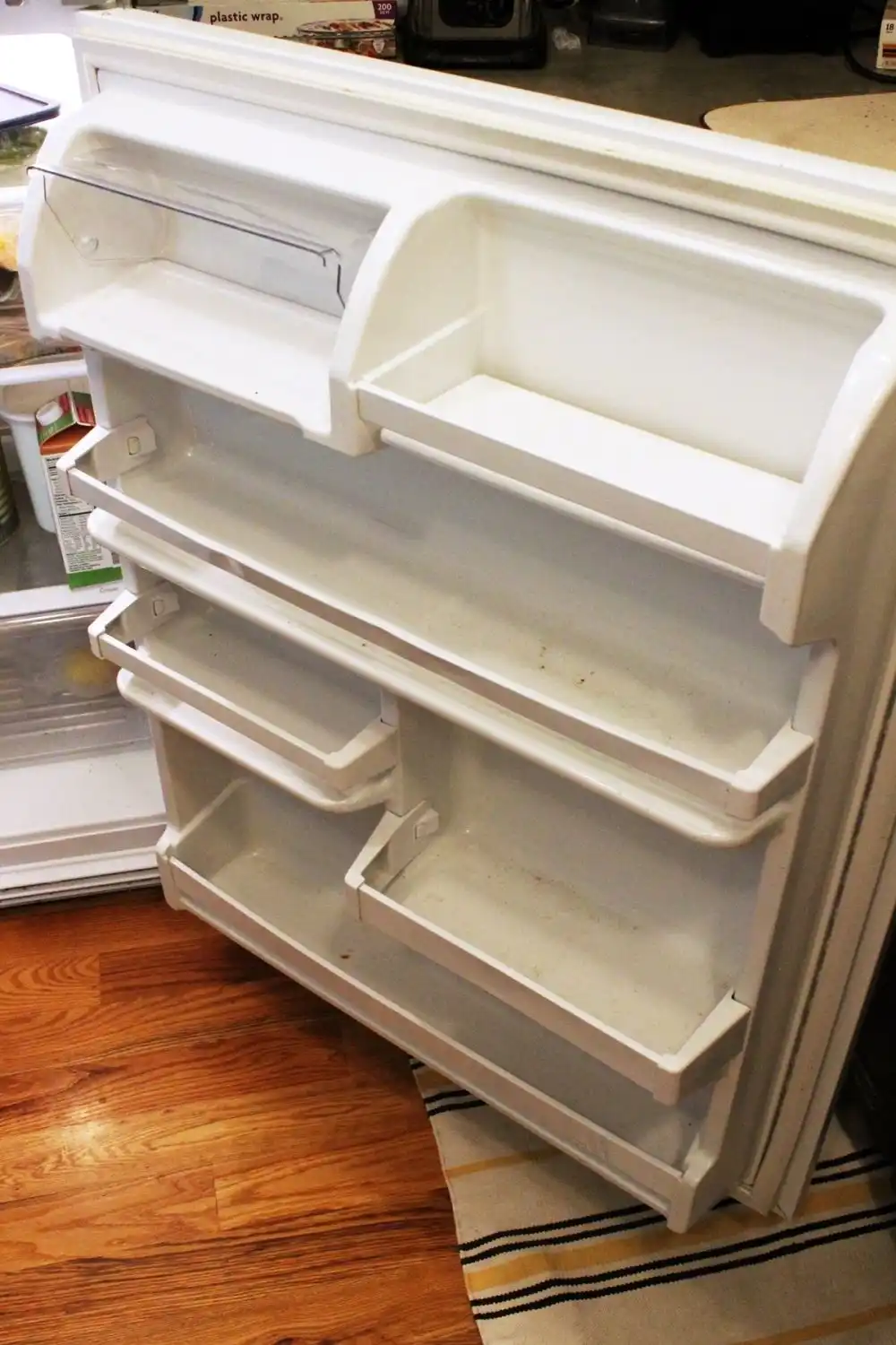 How to Clean a Refrigerator