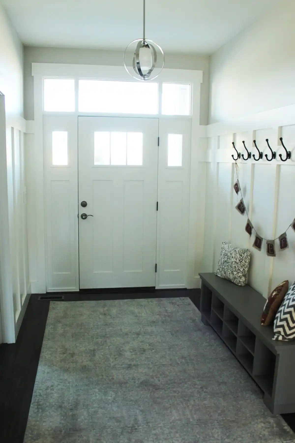 How to Decorate Entryway Design