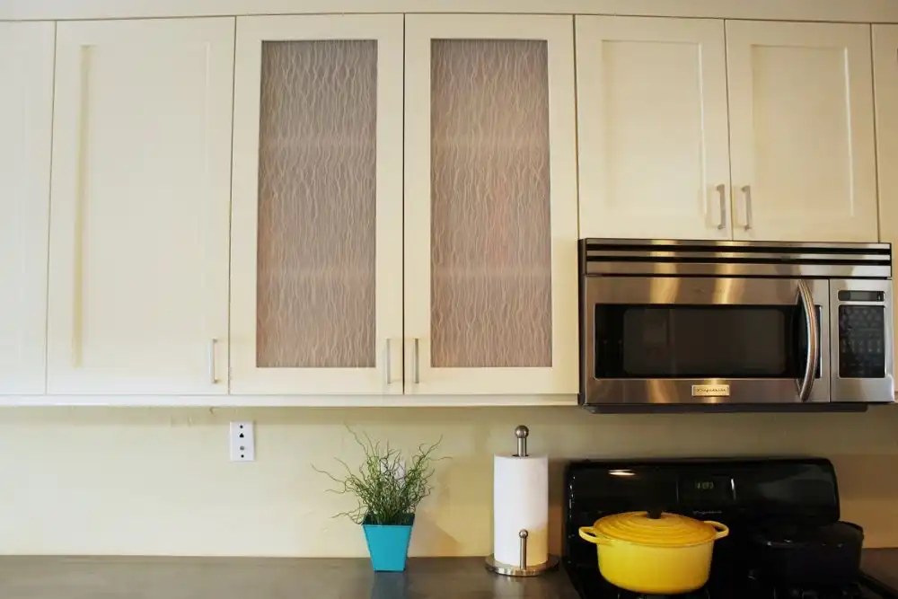 How to Decorate Kitchen -Yellow pot
