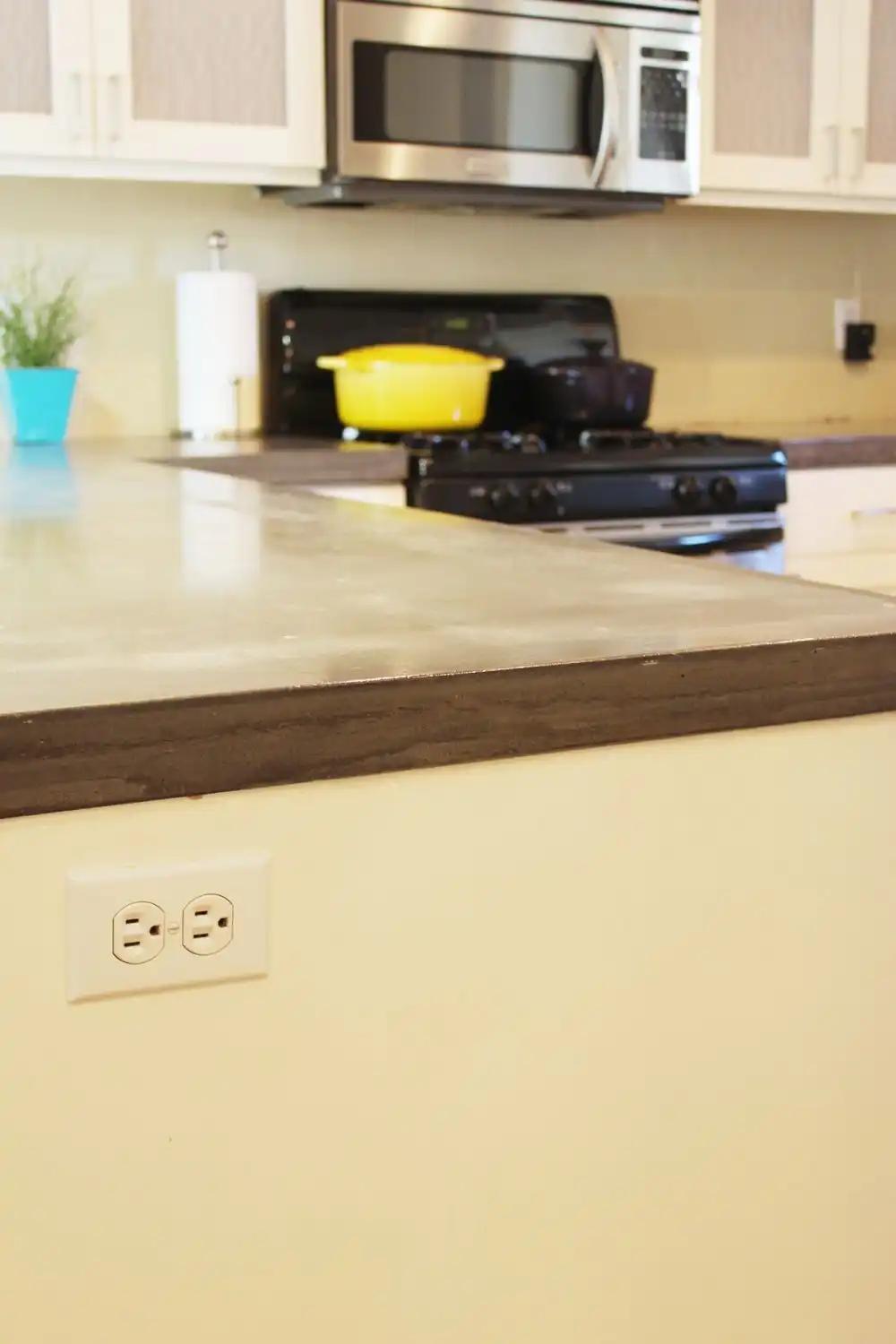 How to Decorate Kitchen - with concrete countertops