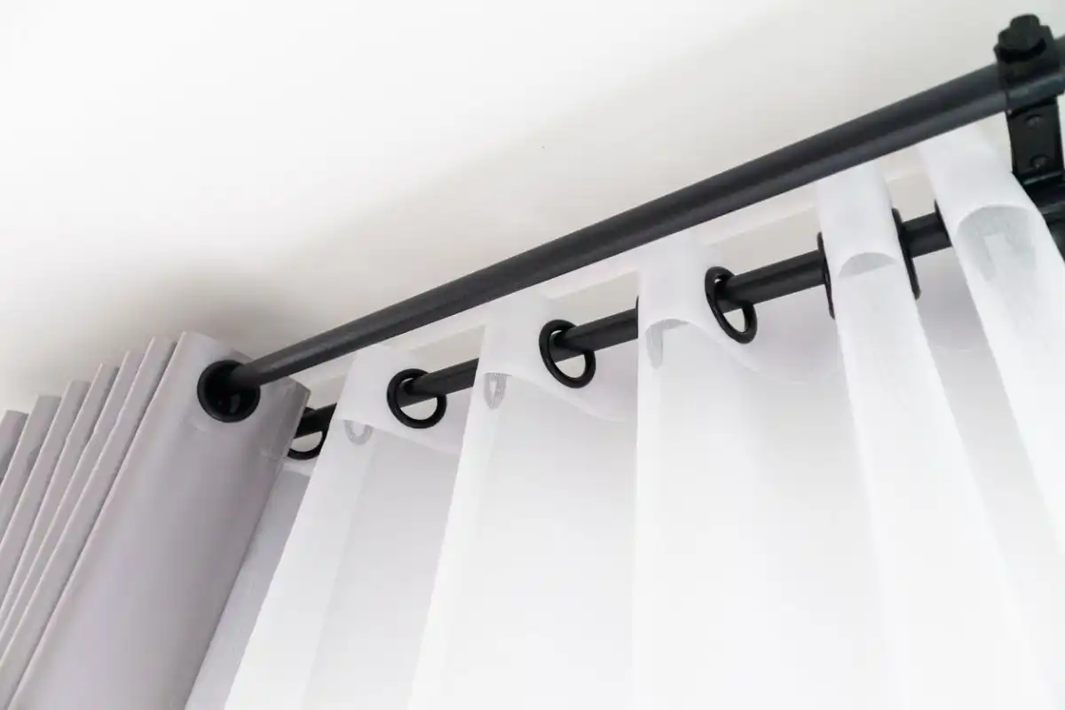 How to Hang Curtains Without Drilling: The Best Ways Explained for Every Situation