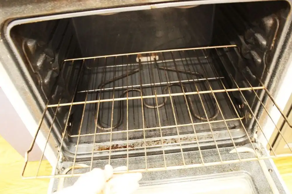 How to clean the oven racks