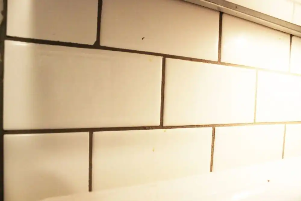 How to clean the subway kitchen tiles