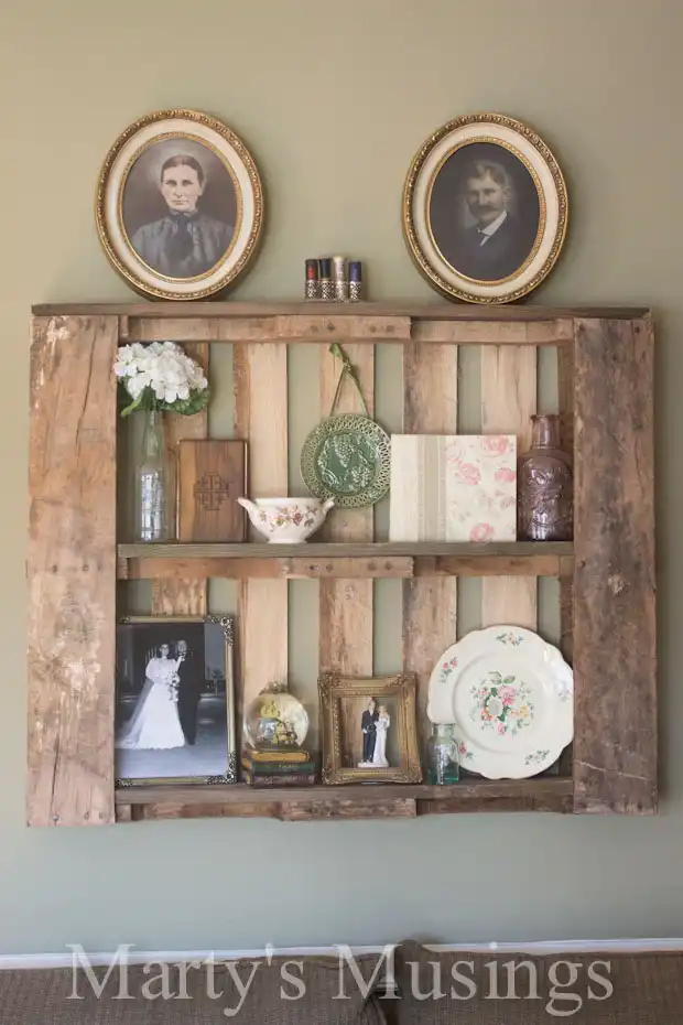 Easy-To-Craft Pallet Shelves With Customizable Designs