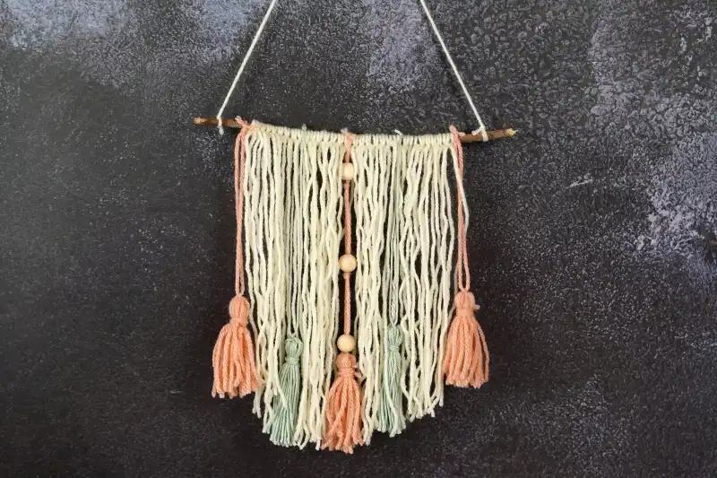 How To Make An Easy Wall Hanging With Yarn Tassels
