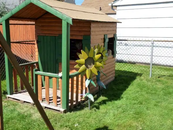 Inexpensive Log Cabin Playhouse