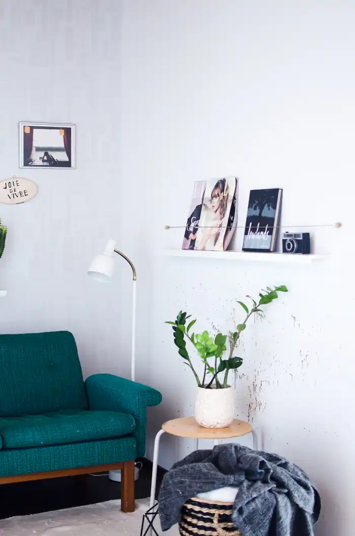 Interesting floating shelves for magazine