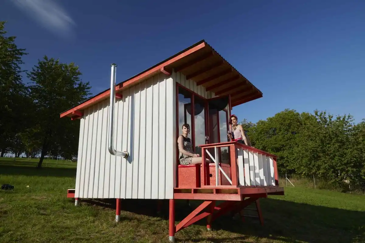 The Pin-up Cabin You Can Build Yourself Using Simple Plans