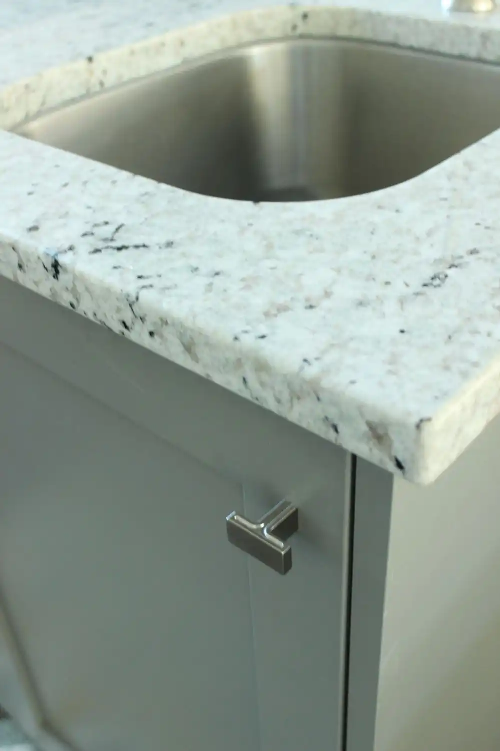 Keep the kitchen counter clear