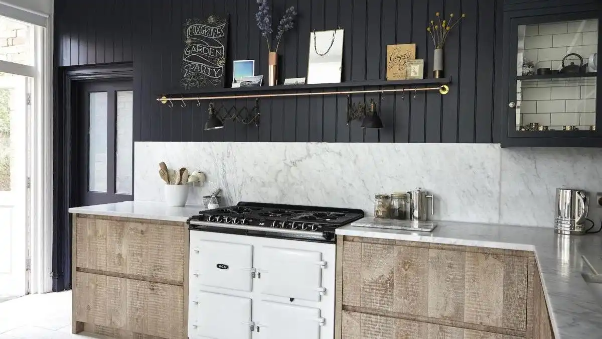 Modern kitchen wall decor