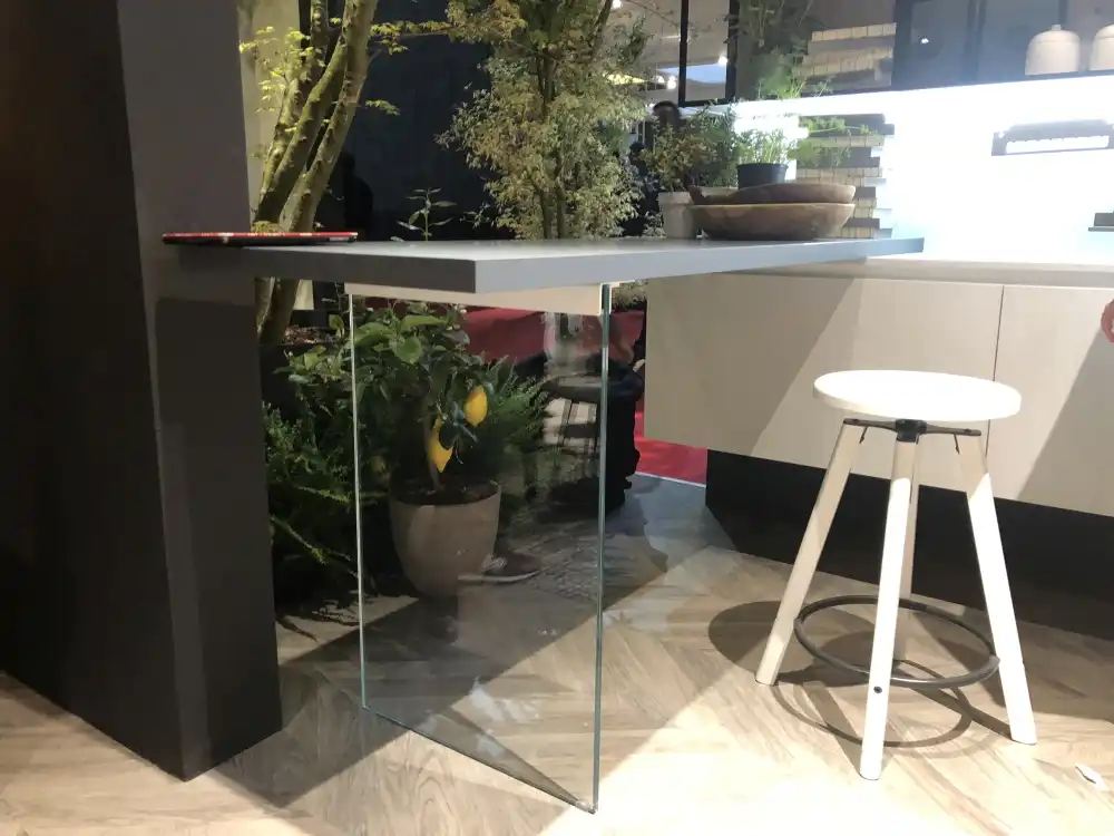 Kitchen island extension with glass leg
