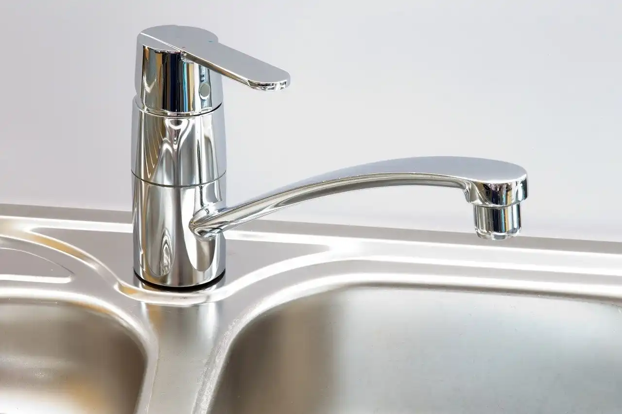 Types Of Kitchen Faucets: Metal Finishes