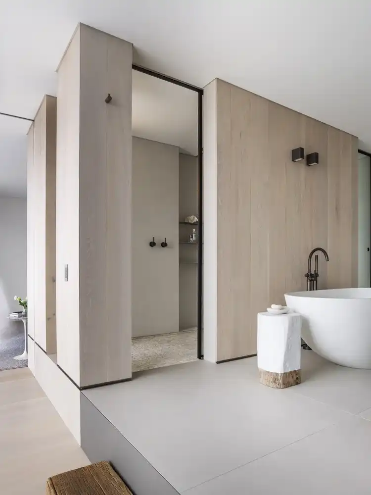 Klein house bathroom