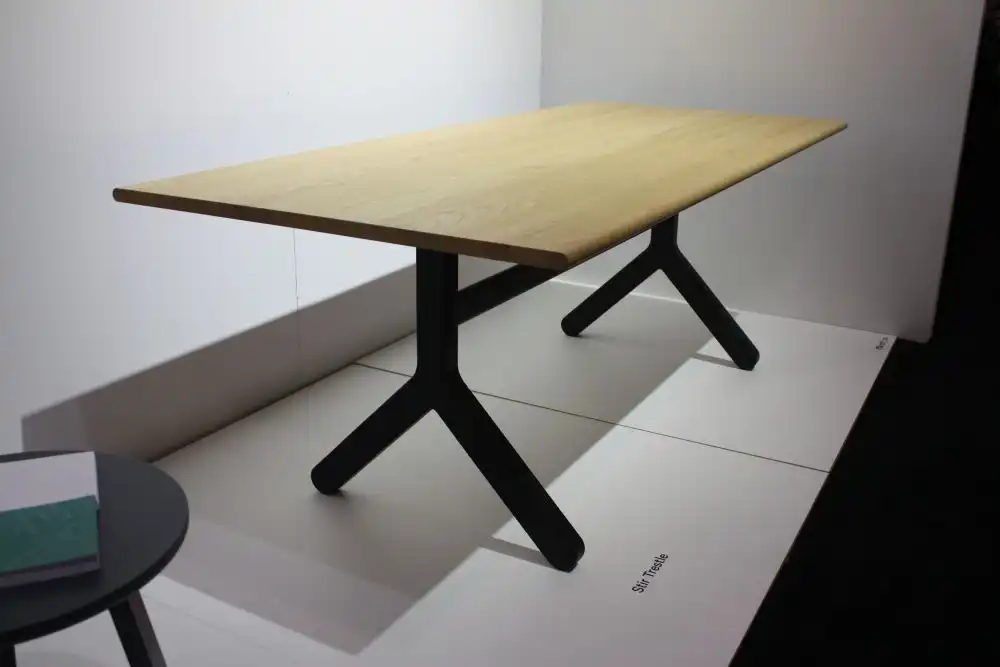 Kraft wood table stir trestle