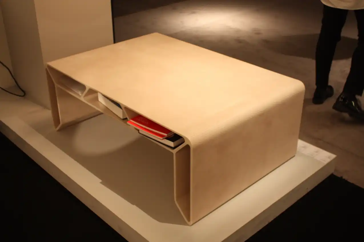 Kreoo felt table with books storage