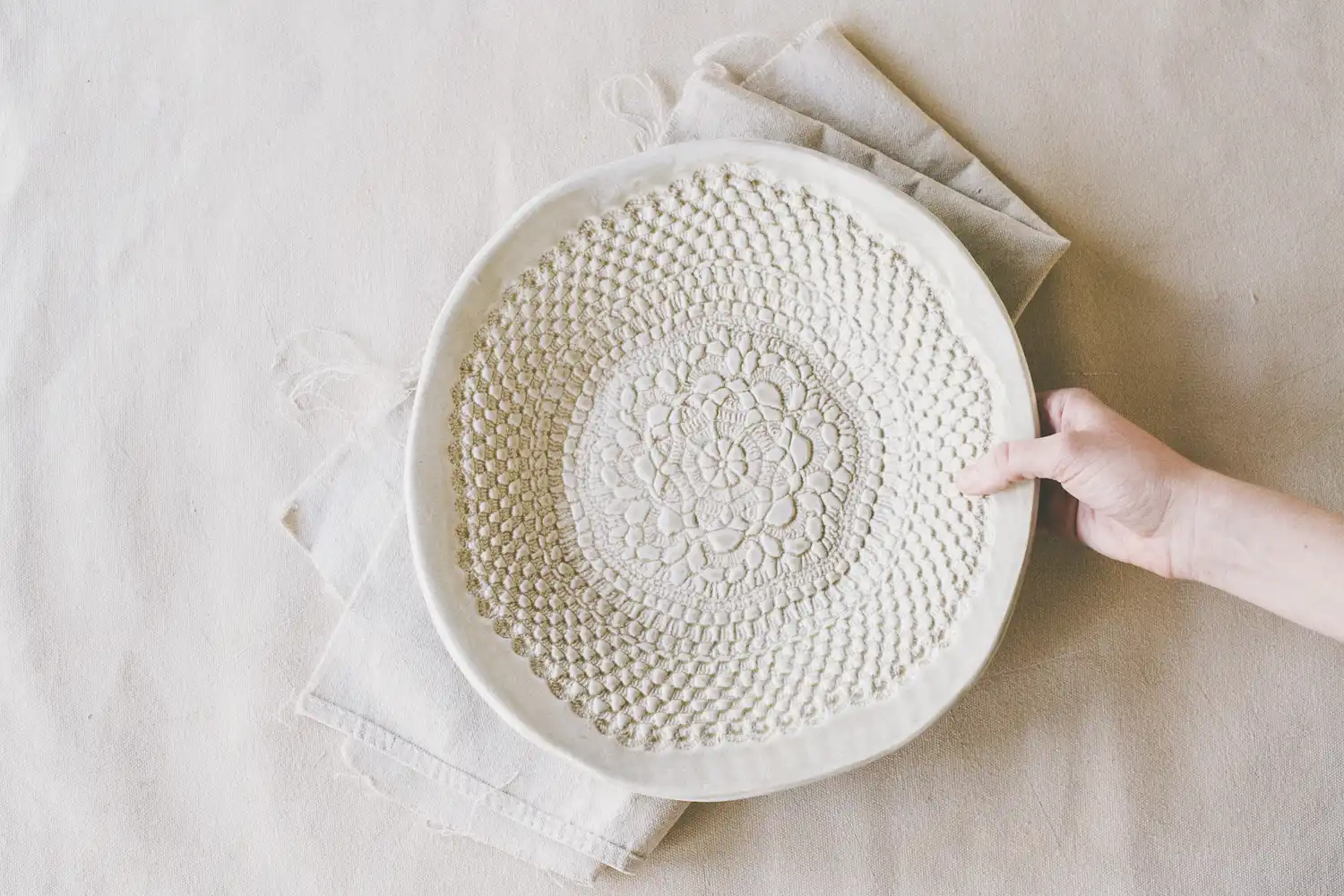 Lace serving platter