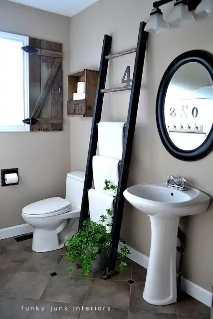 Ladder bathroom towel storage