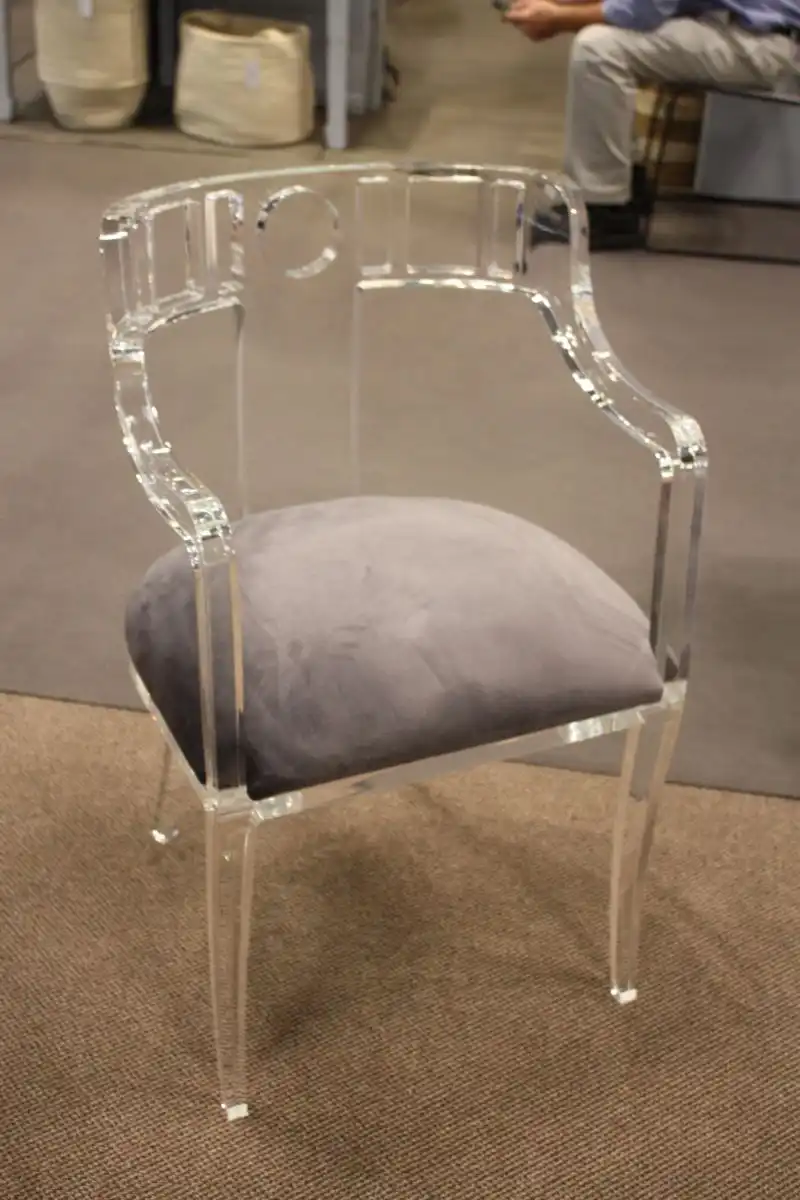 Lady Mendl chair with arms