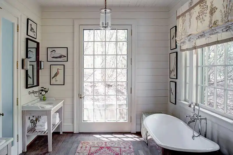 Lake house beadboard bathroom