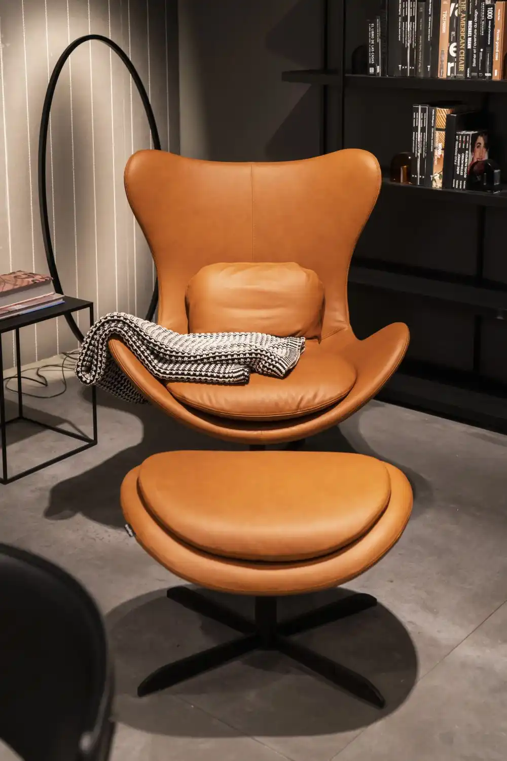 Lazy leather ottoman and chair from Callgaris