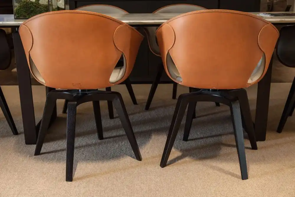 Leather Dining Chairs Ginger from Poltrona Frau