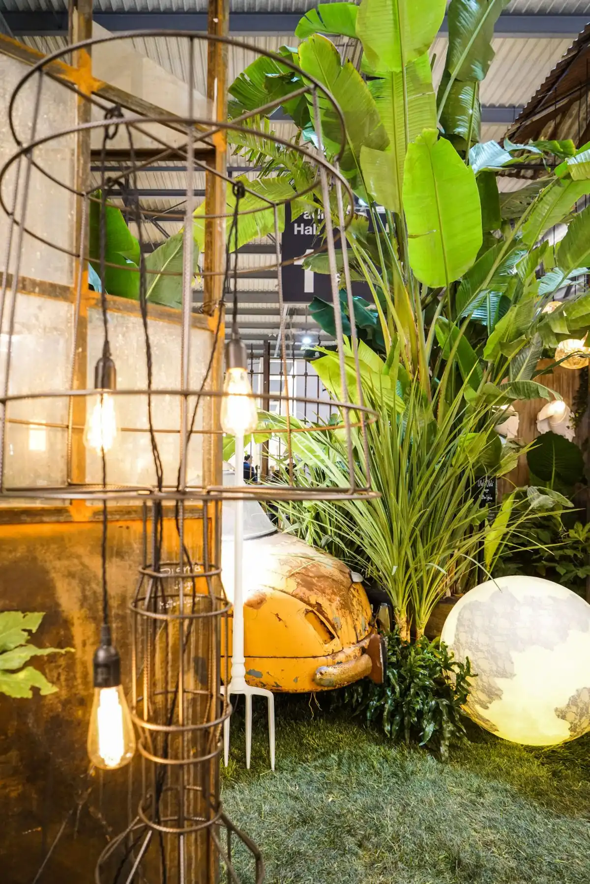 Lighting fixtures from Karman Italy the ululi globe