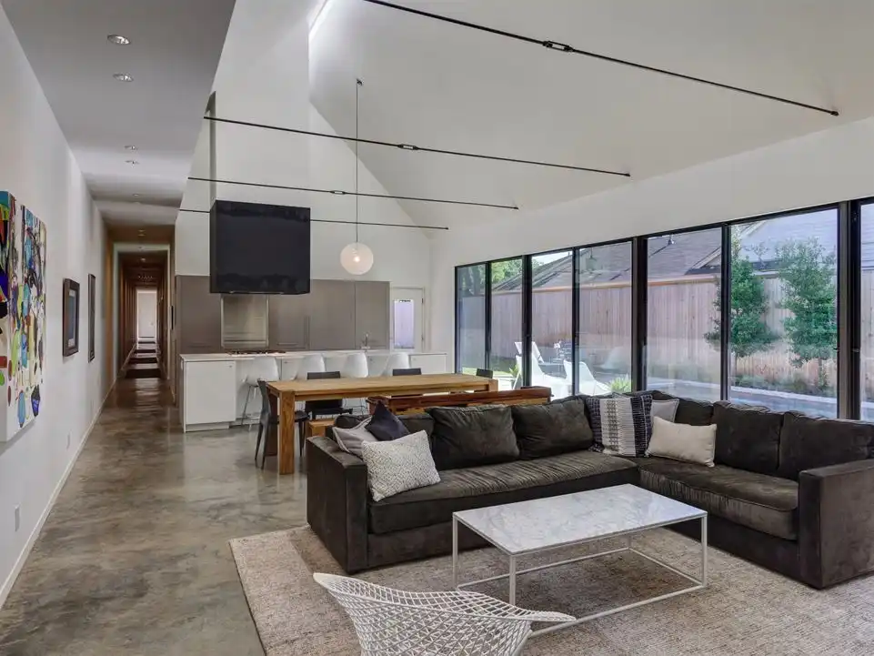 Light filled and airy, this is an ideal multi-functional family space.