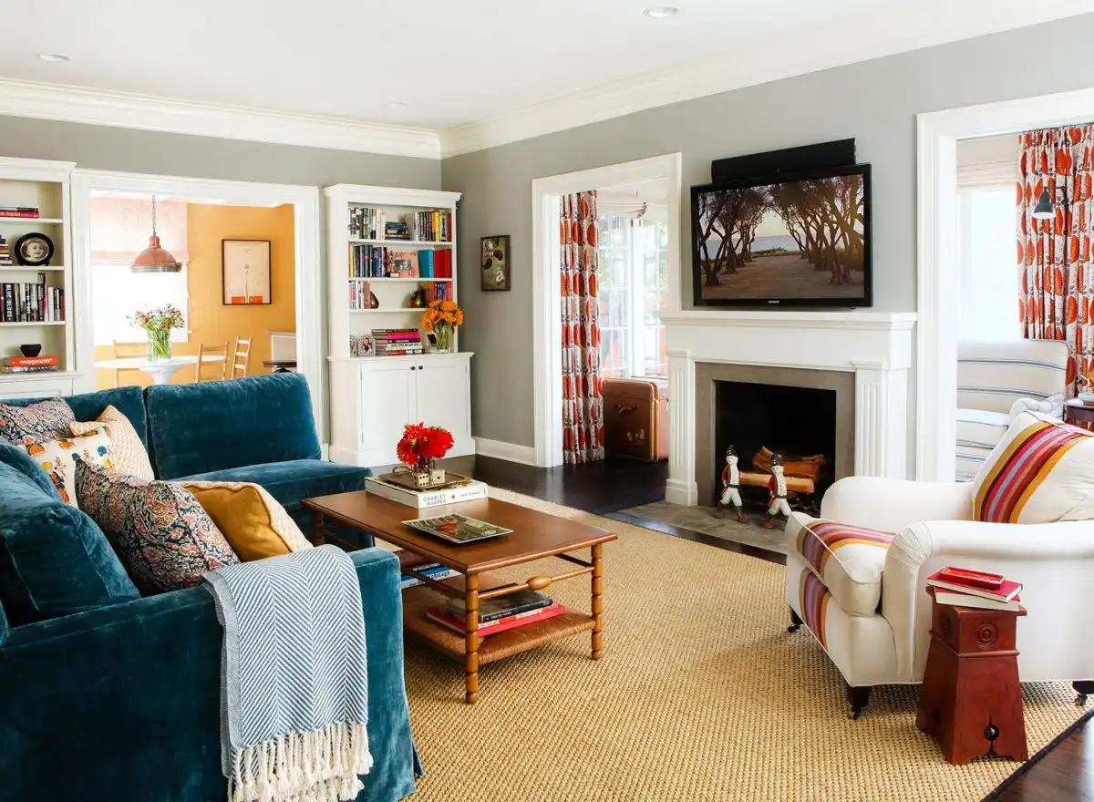 Living room with fresh colors and fireplace