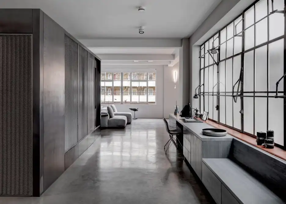 London warehouse space into an apartment industrial decor